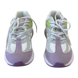 Shoes Athletic By Clothes Mentor In White, Size: 9.5